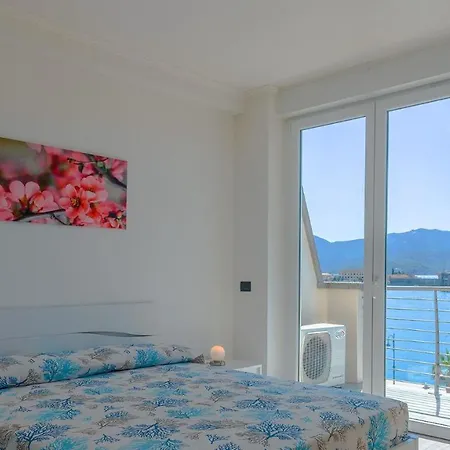 Fronte Mare Bilocale Villa