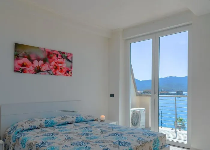 Fronte Mare Bilocale Villa